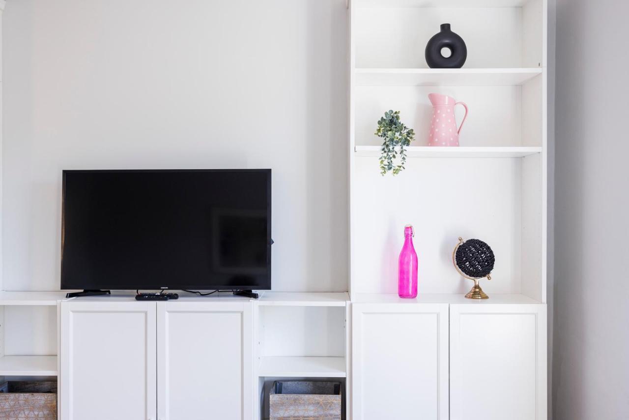 Welcomestay Colliers Wood Two Bed Apartment - Home Away From Home London Eksteriør billede