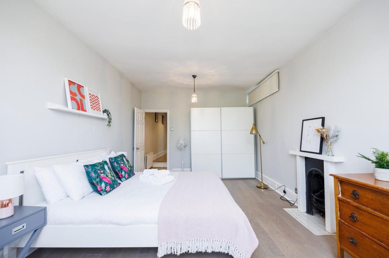 Welcomestay Colliers Wood Two Bed Apartment - Home Away From Home London Eksteriør billede