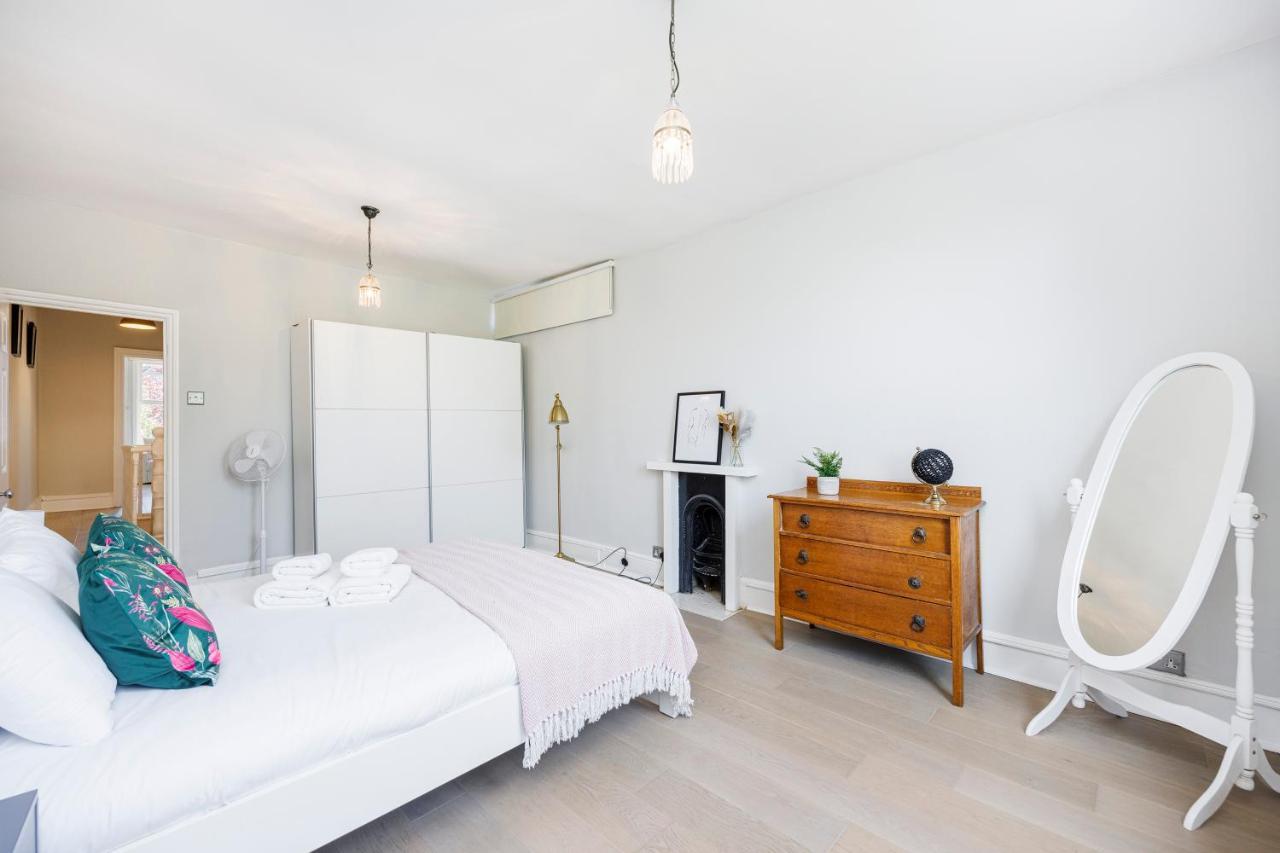 Welcomestay Colliers Wood Two Bed Apartment - Home Away From Home London Eksteriør billede
