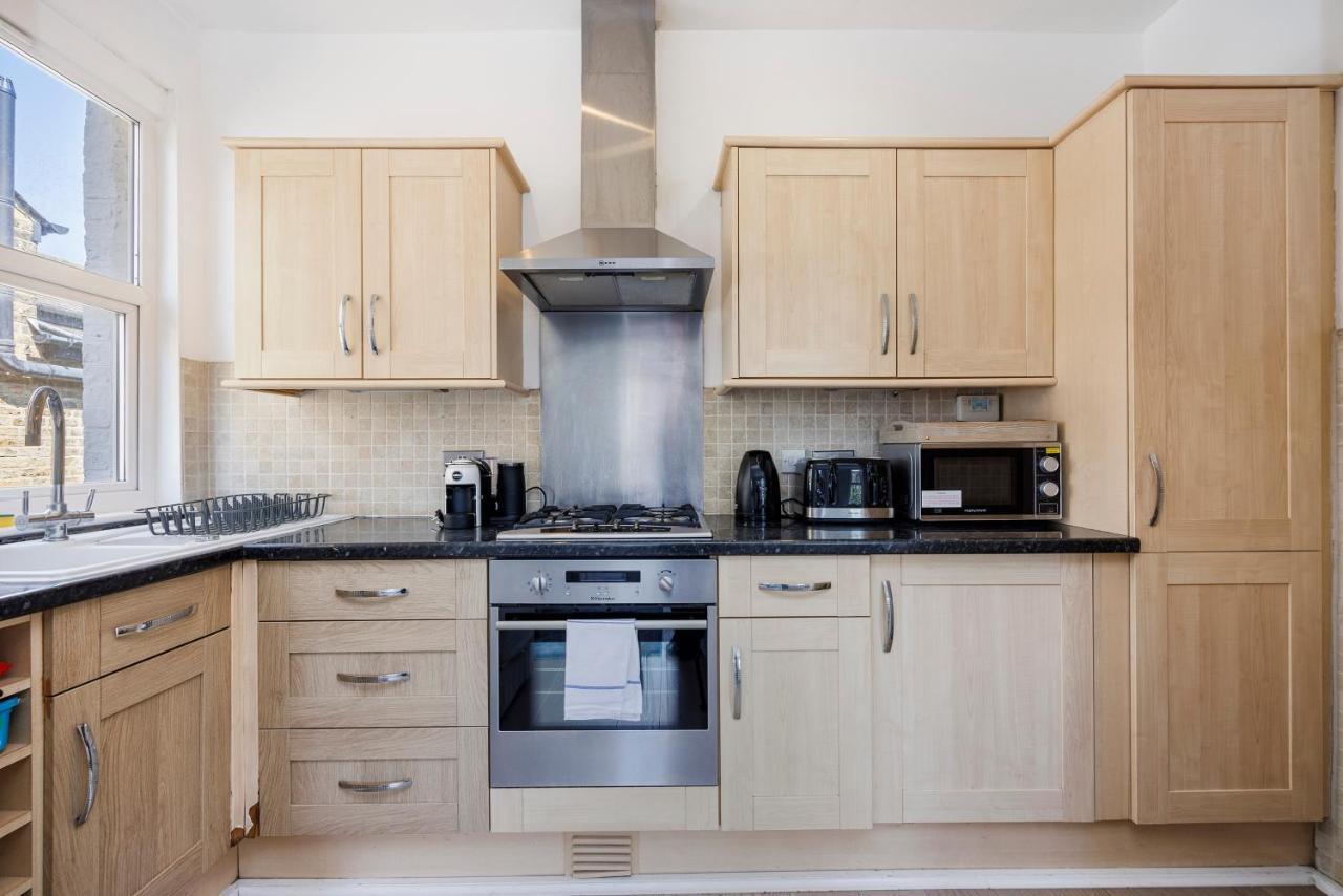 Welcomestay Colliers Wood Two Bed Apartment - Home Away From Home London Eksteriør billede